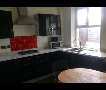 Room in a Shared House, Winsdon Road, LU1 - Photo 5