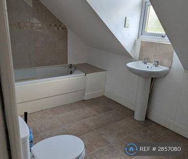 3 bedroom end of terrace house to rent - Photo 5