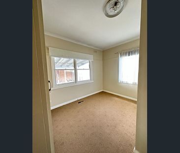 Perfect location. - Photo 3