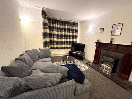 4 Bed Semi-Detached House, Middleton Road, M8 - Photo 5