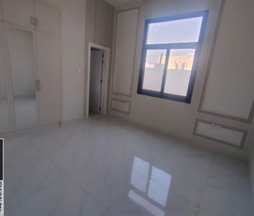 Spacious 5 BR Villa in Al Yasmeen 1: Serene Living - Photo 6