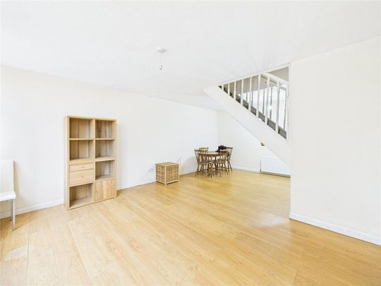 2 bedroom maisonette to rent - Photo 1