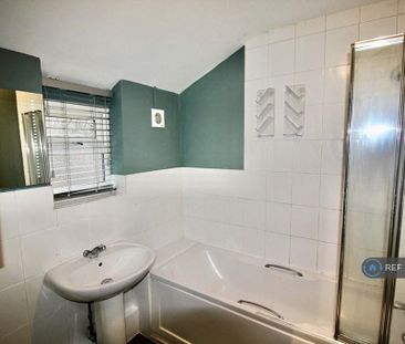 1 bedroom in a house share to rent - Photo 6