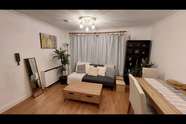 2 Bed Flat, Fulton Road, S6 - Photo 1