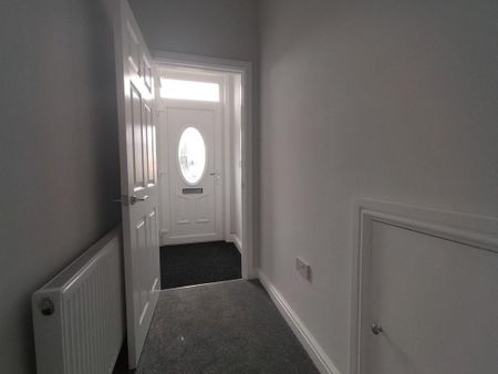 2 bed lower flat to rent in NE64 - Photo 4