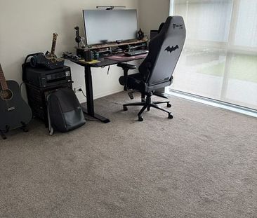 Charming 4BR house in Karaka Lakes - Photo 6