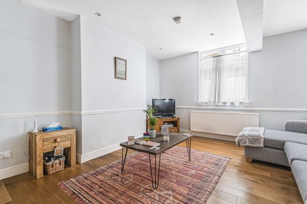 Blackheath Grove, London, SE3 - Photo 1