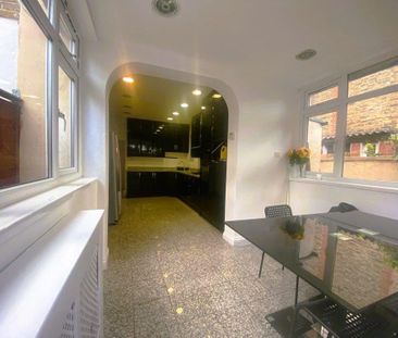4 bedroom semi-detached house to rent - Photo 1