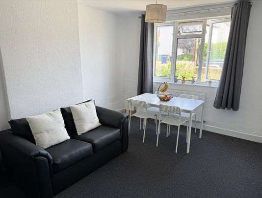 4 bedroom semi-detached house to rent - Photo 1