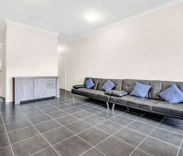 Charming Craigieburn Home Awaits You - Photo 1