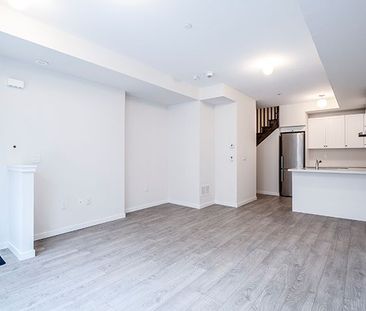 For Lease - 300 Alex Gardner Circle Unit# 61, Aurora, Ontario - Photo 2