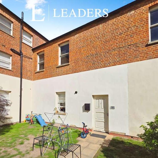 Holbeach House, Orchard, PE12 - Photo 1
