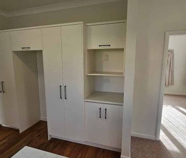 Character with all mod cons! - Photo 2