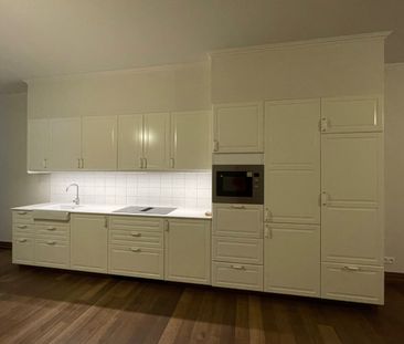 Heel mooi gerenoveerd appartement met twee slaapkamers. Tijdens de ... - Photo 4