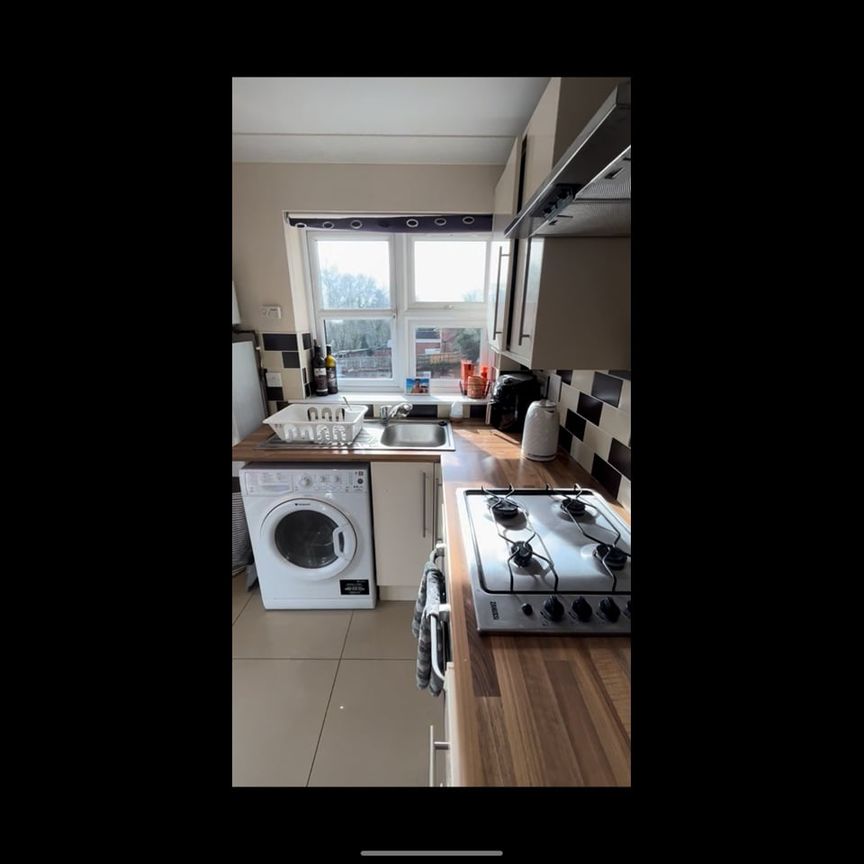 1 Bed Flat, High Road, SO16 - Photo 1