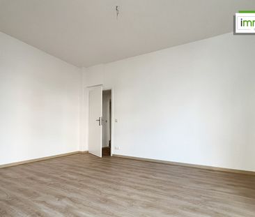 4-Zimmer-Wohnung mit kleinem Balkon, Abstellraum, Tageslichtbad mit... - Photo 3