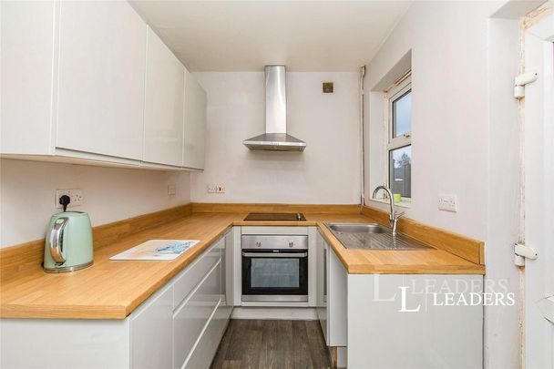 3 bedroom terraced house to rent - Photo 1