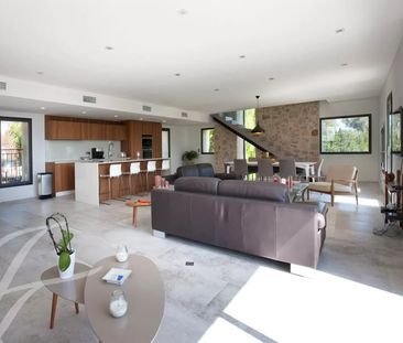 Maison à louer Vence, Cote d'Azur, France7 000 EUR / Mois - Photo 2