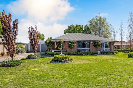 Quiet Living in Delacombe Court - Photo 2