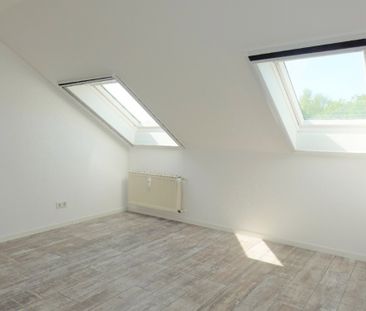 Gepflegte ca. 89 m² große DG-Wohnung mit großem Wohn-/Esszimmer, Ta... - Foto 5