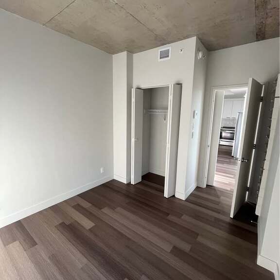 Villeray - Condo 3 1/2 Neuf - Animaux OK - Photo 1
