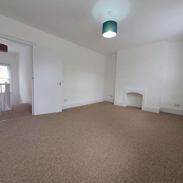 3 bedroom flat to rent - Photo 1