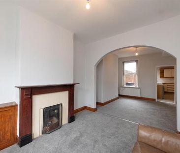 186 Ravenhill Avenue, Ravenhill Road, Belfast, BT6 8LJ - Photo 1