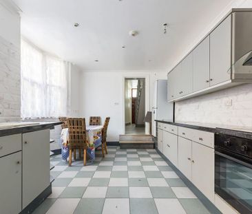 5 bedroom terraced house to rent - Photo 3