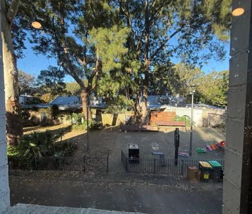 Redfern - Photo 6