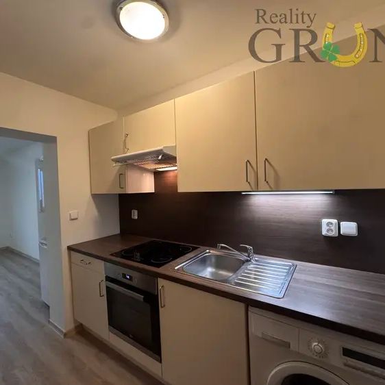 Pronájem bytu 1+kk 30 m - Photo 1