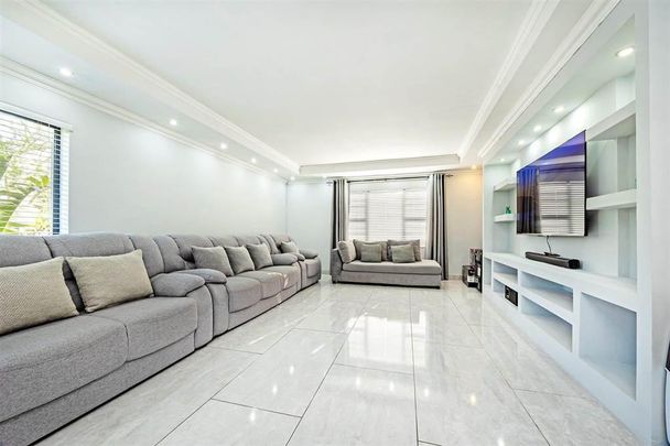 5 bedroom terraced house to rent - Photo 1