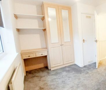 Terraced House to rent on - Photo 2