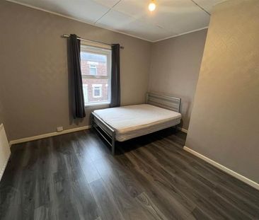 16 Runnymede Parade, Belfast, BT12 6NF - Photo 3