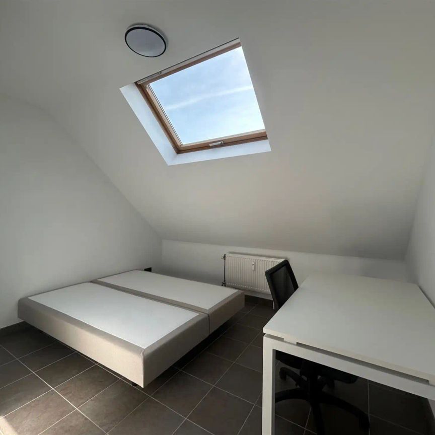 Zeer ruime studio (32m²) Tiensestraat Leuven - Photo 1