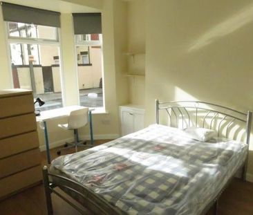 1 bedroom in a house share to rent - Photo 4