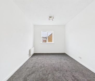 3 bedroom apartment to rent - Photo 4