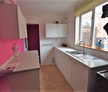 3 bedroom semi-detached house to rent - Photo 3
