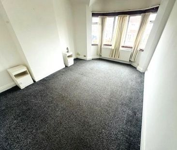 6 bedroom semi-detached house to rent - Photo 5