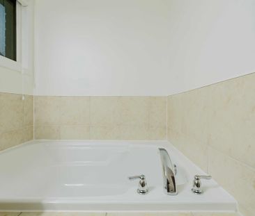 For Lease - 120 Portage Avenue, Richmond Hill, Ontario - Photo 6