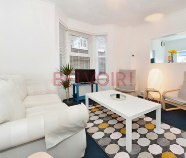 4 bedroom terraced house to rent - Photo 3