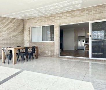 Spacious 3-Bedroom Modern Unit - Riverside Estate, Old Bar - Photo 3