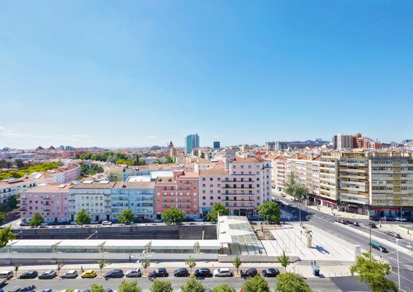 Apartamento T5 para arrendar sem móveis, em zona carismática de Lisboa