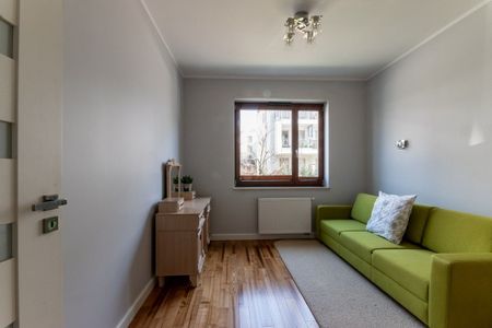 Przestronny apartament z garderobą i ogródkiem 81.2 m² - Фото 3