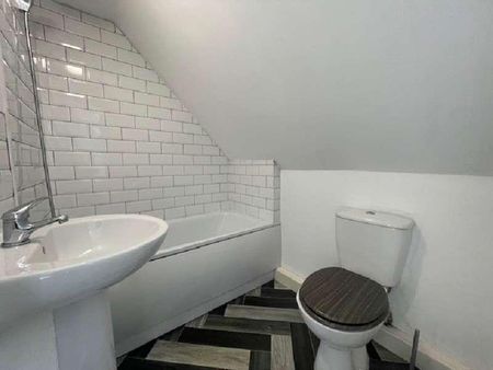 East Millwood Road, Liverpool, Merseyside, L24 - Photo 4