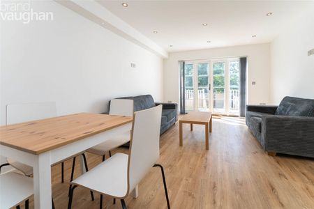 4 bedroom terraced house to rent - Photo 2