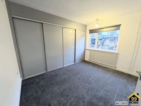 3 bed Detached Bungalow in Birch Avenue , Ambergate, Belper, DE56 2GL - Photo 4