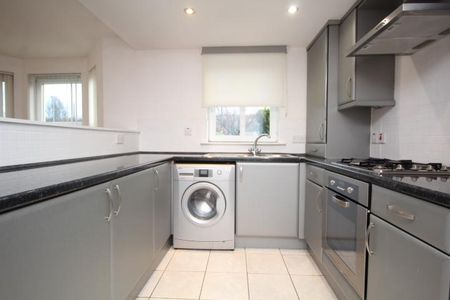 2 bedroom ground floor flat to rent - Photo 5