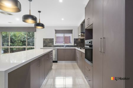 Spacious Family Home - Photo 5