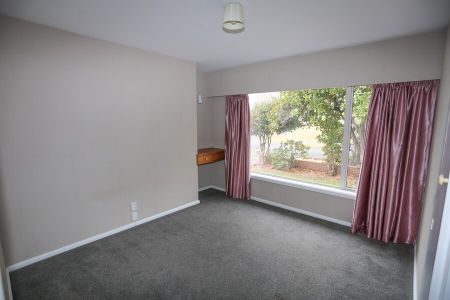 THREE BEDROOM HOME IN BURNSIDE - Photo 4