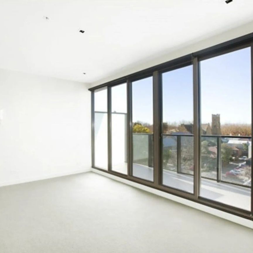 Luxury, Convenience and Contemporary Flair - Photo 1